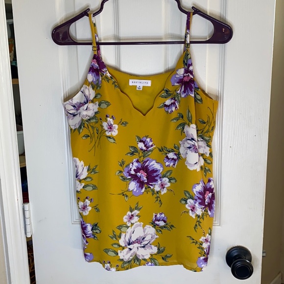 💞 5 for $10💞 Socialite Floral Tank Top - Picture 1 of 4
